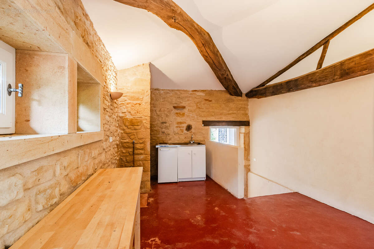 Maison à VILLE-SUR-JARNIOUX