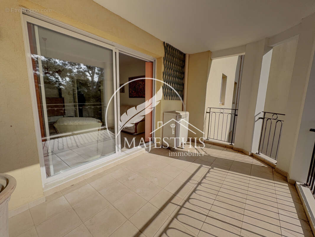 Appartement à HYERES