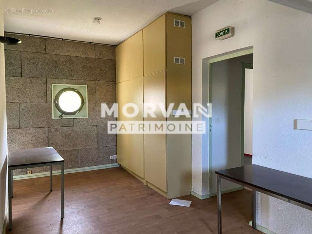 Maison du bazois - batiment sur 2 niveaux 294 m2 - parking et terrain 4017 m2 - photo 16