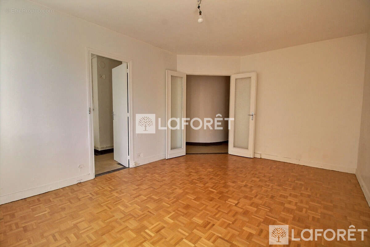 Appartement à LA GARENNE-COLOMBES
