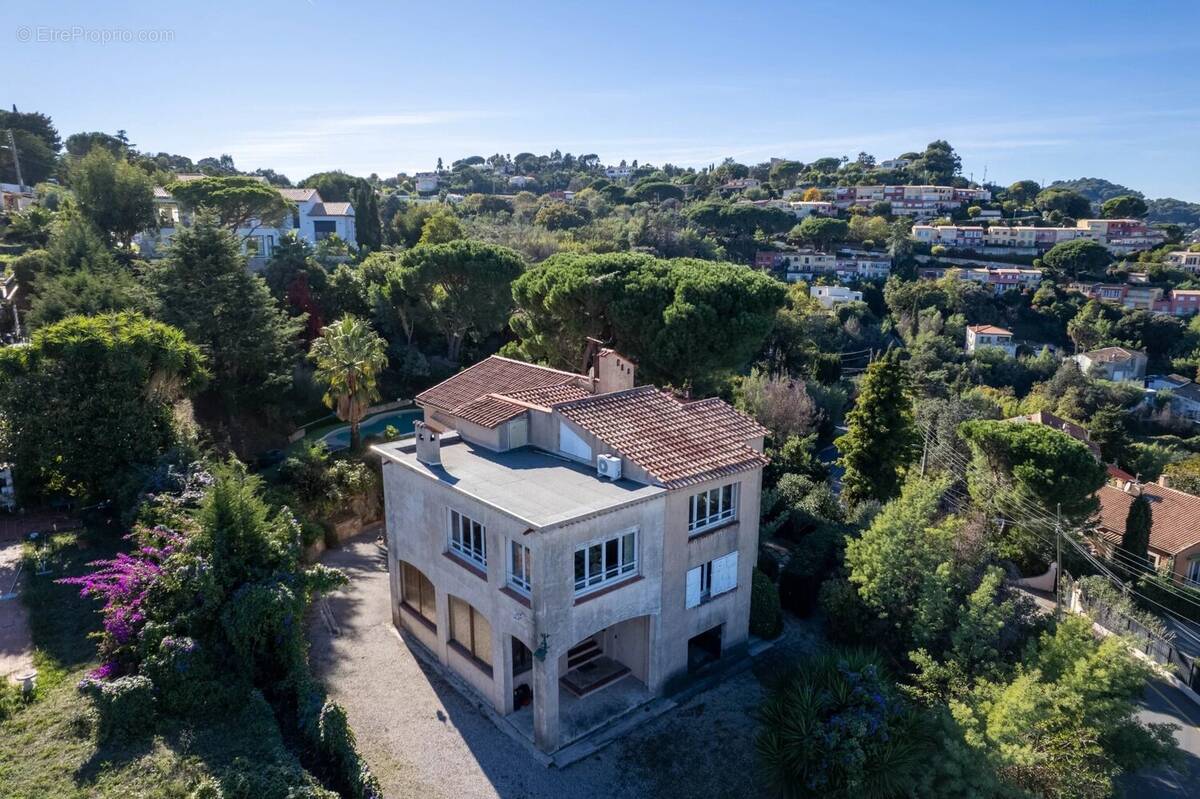 Appartement à VALLAURIS