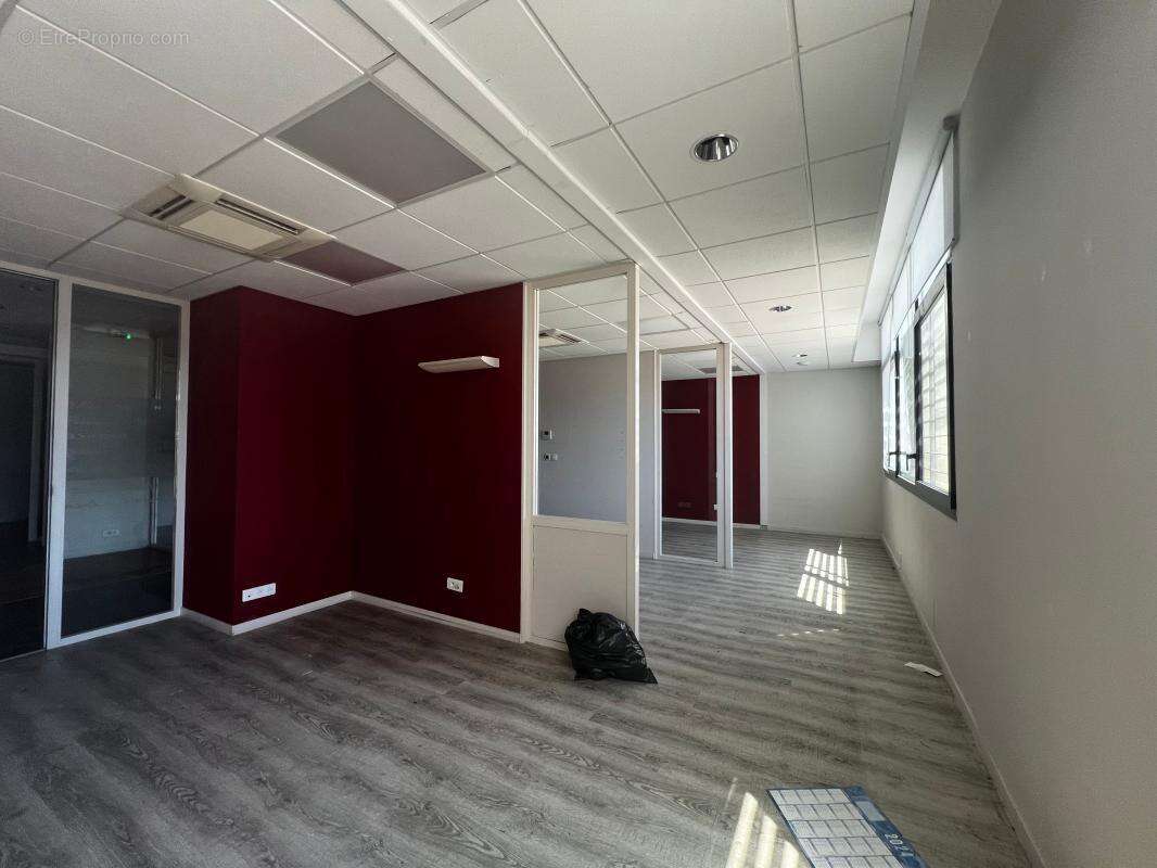 BUREAUX 266 M2 Plain pied et R+ 1 - photo 4