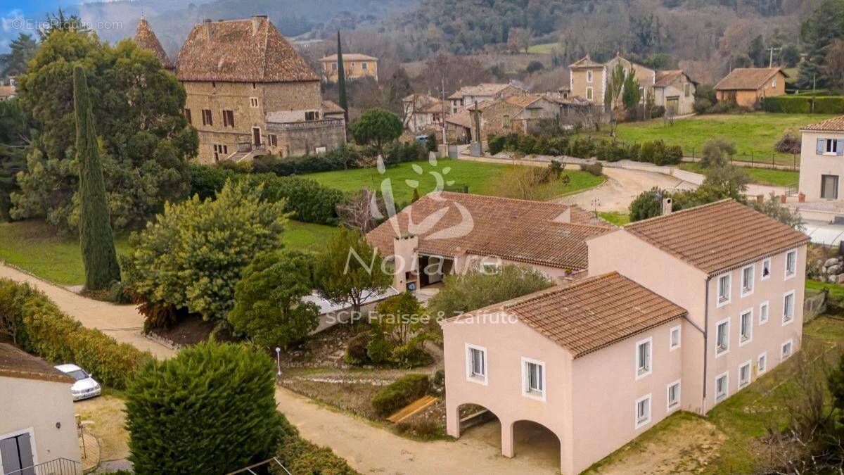 Maison à SAINT-LAURENT-DU-PAPE