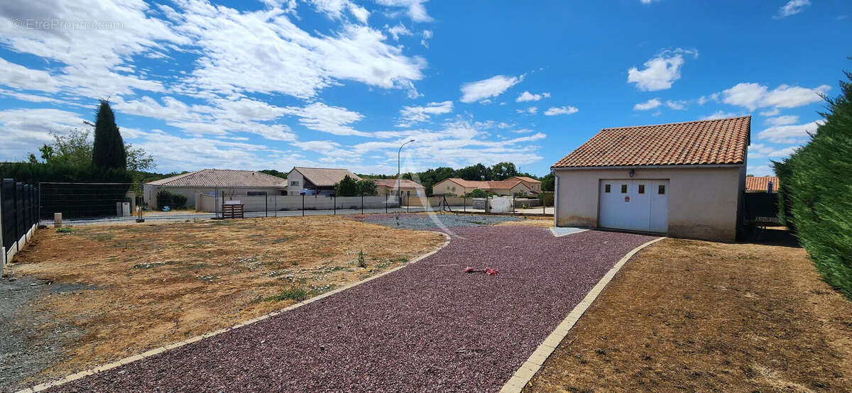 Vivonne - terrain constructible viabilise- garage - photo 3