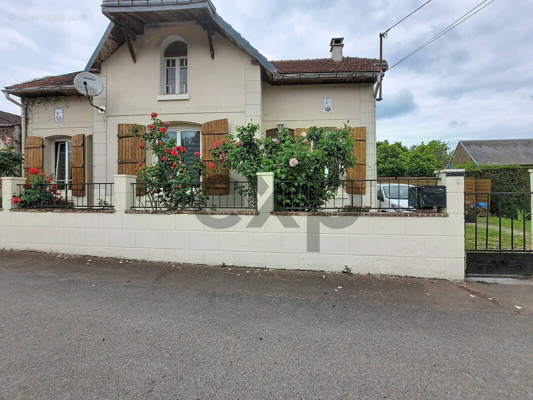 Maison à CHAUNY