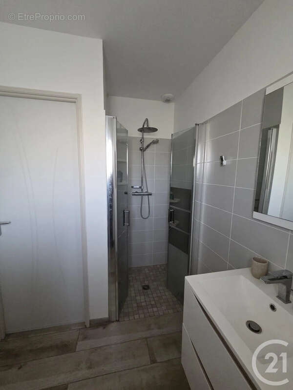 Maison à SAINT-ANTOINE-DE-FICALBA