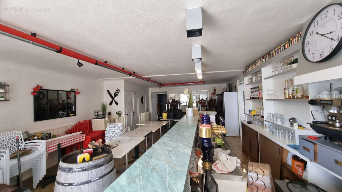 Commerce à COUCOURON