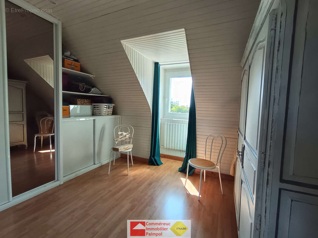 KERFOT, maison familiale de 134 m2 sur un terrain paysagé de 4 280 m2 - photo 6