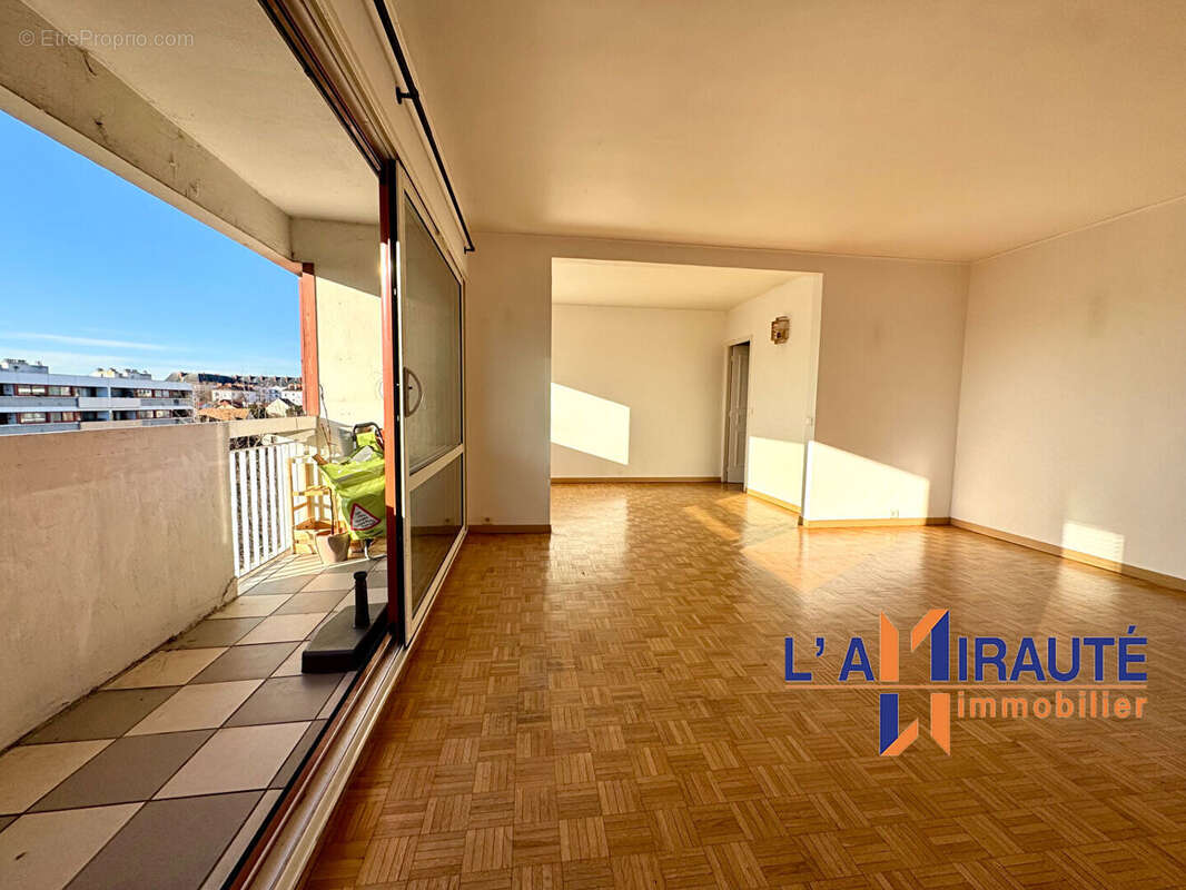 Appartement à HOUILLES