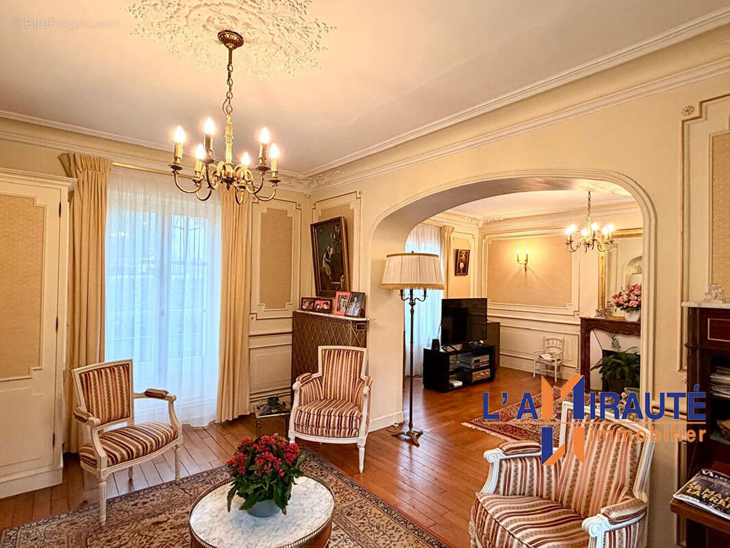 Maison à MAISONS-LAFFITTE