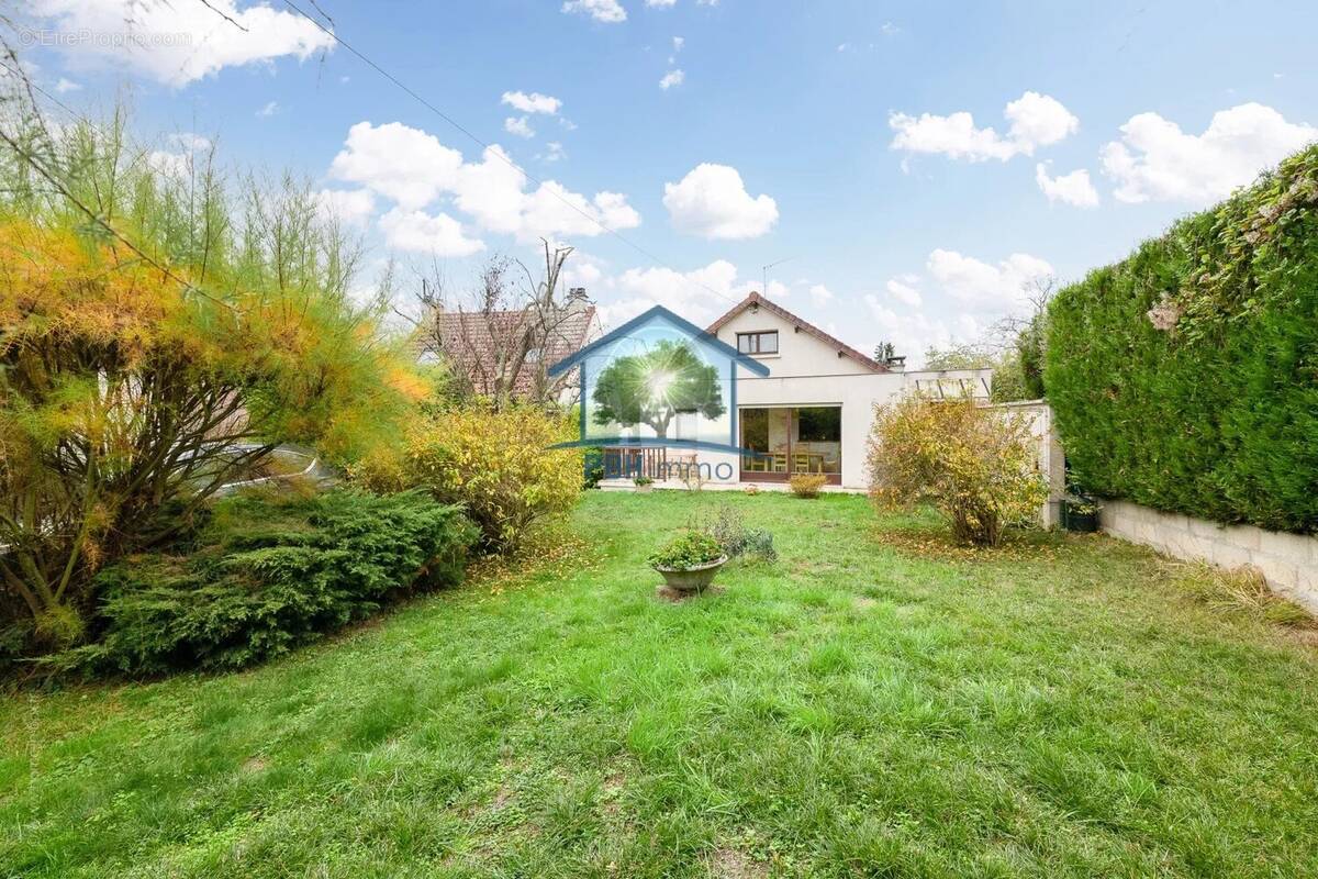 Maison à BOUSSY-SAINT-ANTOINE