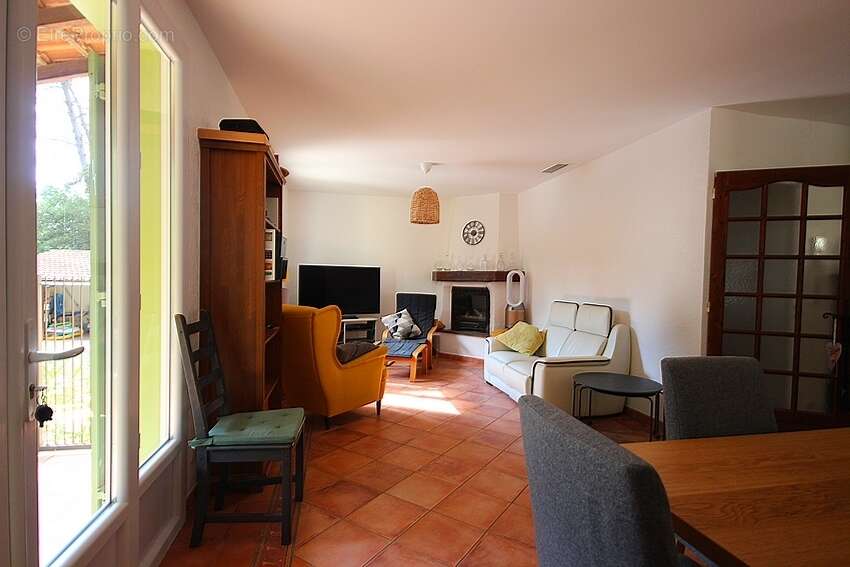 Maison à FLASSANS-SUR-ISSOLE