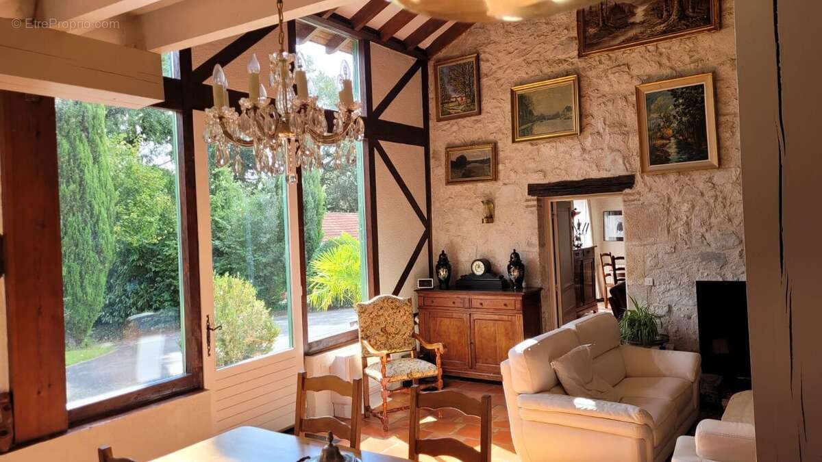 Belle demeure en pierres à Moirax - photo 10