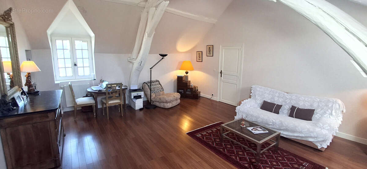 Maison à FLEURY-LA-VALLEE