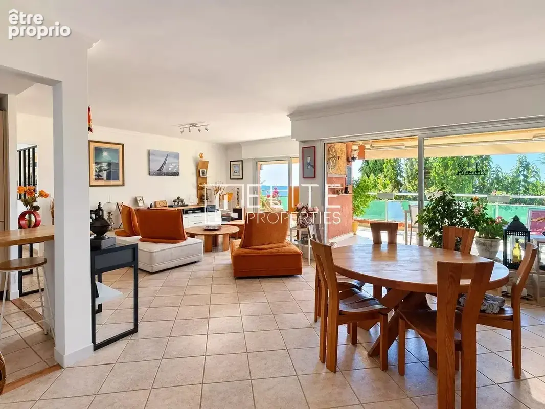 Toit-terrasse 4 pièces  de 139 m² entièrement rénové avec vue panoramique Mer, Montagne, ville – Grasse - photo 2