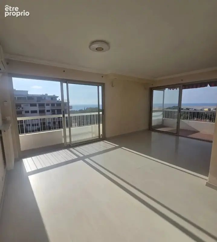 Nice Ouest – Dernier étage avec vue mer, terrasse et parking - photo 3