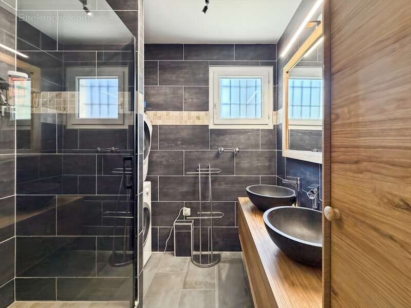 Appartement à REIGNIER