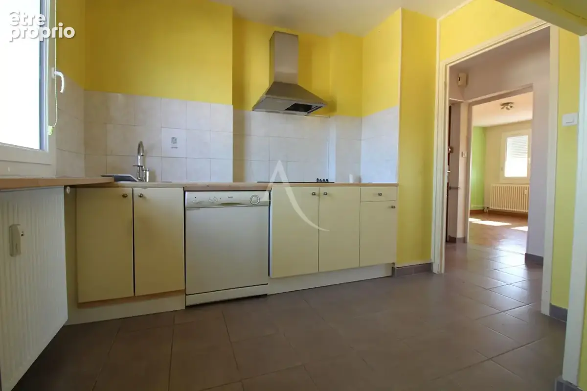 Appartement Châtenoy Le Royal 4 pièces 70 m2 - avec garage et balcon - photo 3