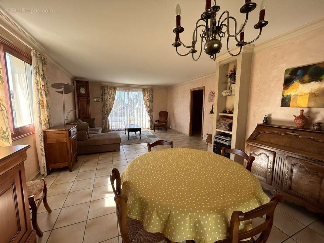 Pièce de vie - Maison à LA ROCHE-SUR-YON