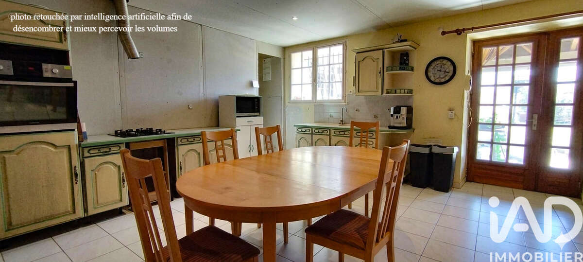 Maison 374 m² à Saint-Georges-De-Longuepierre  - photo 6
