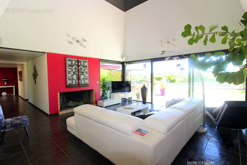 Maison à SALLEBOEUF