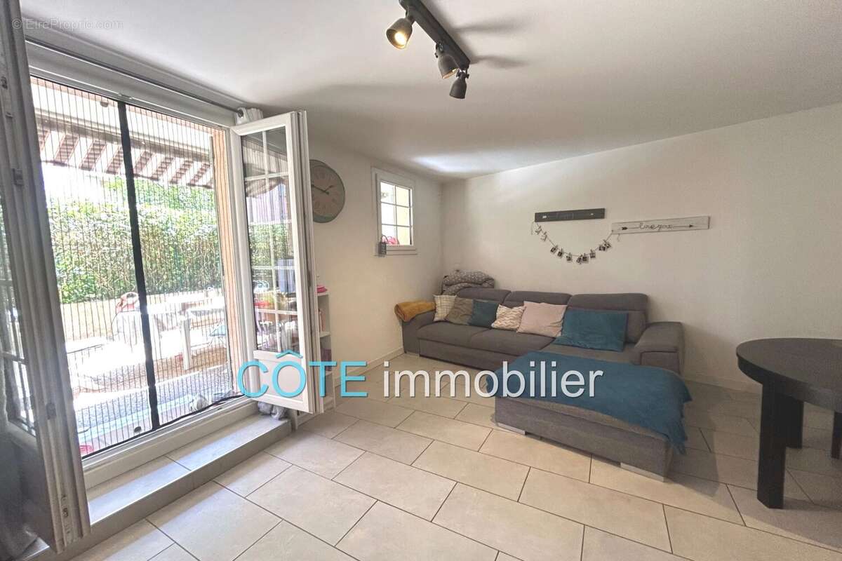 Appartement à VALLAURIS