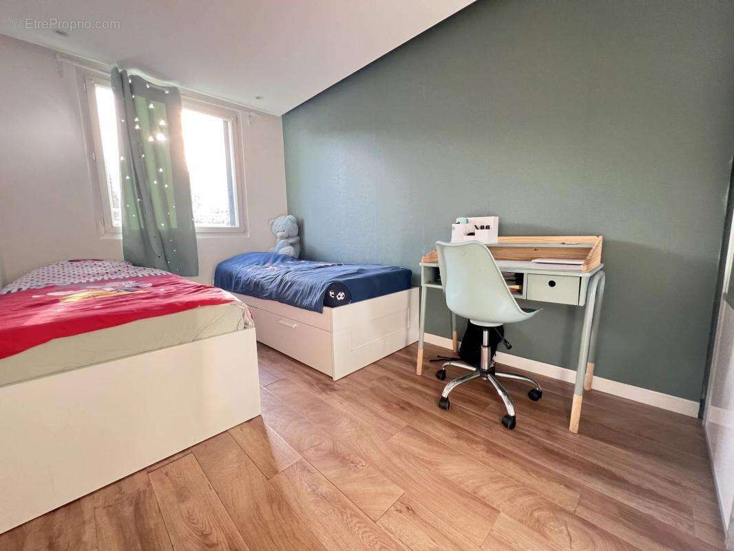 Appartement à LES CLAYES-SOUS-BOIS