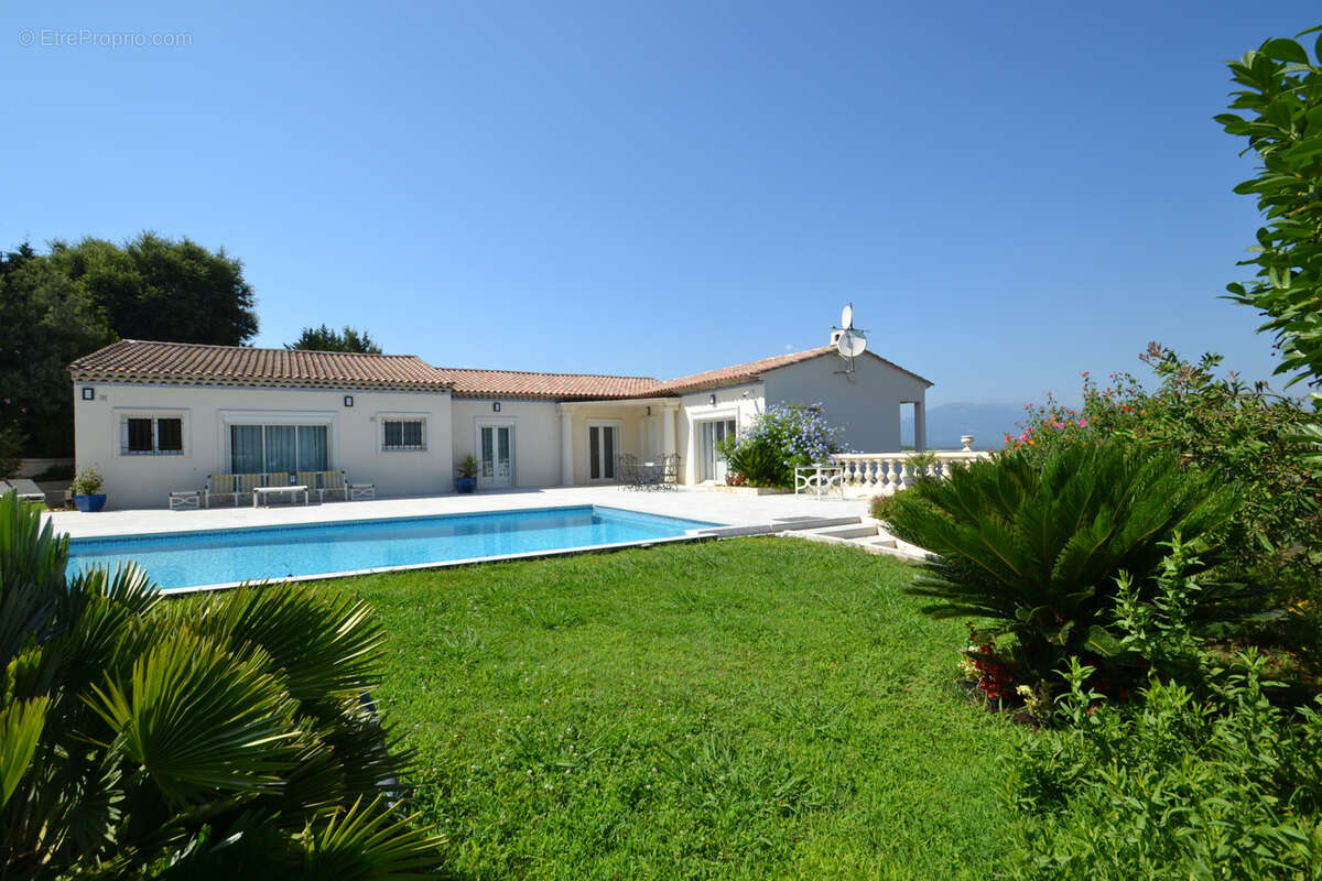Maison à VALLAURIS