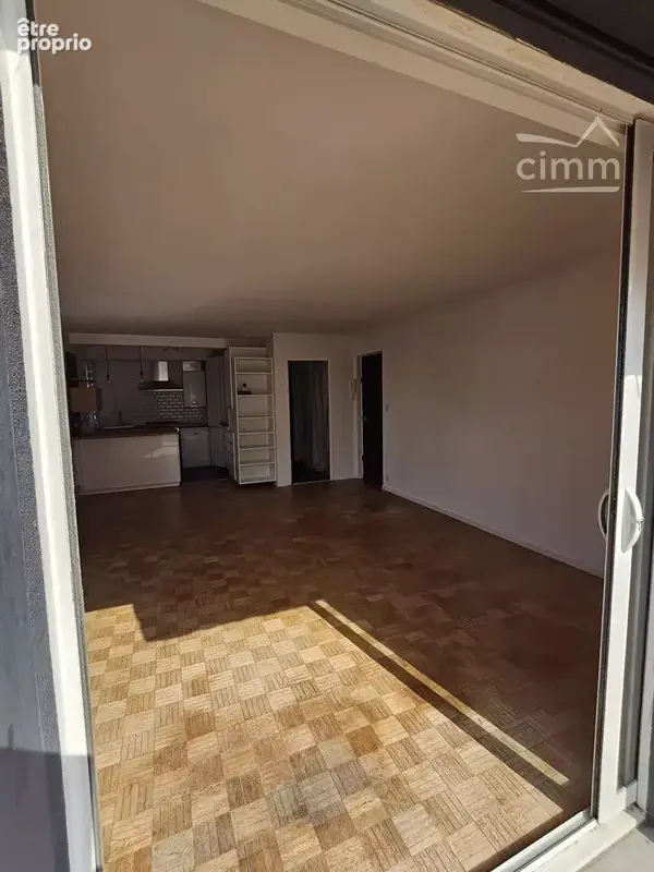 Bel appartement avec grande terrasse et parking - photo 5