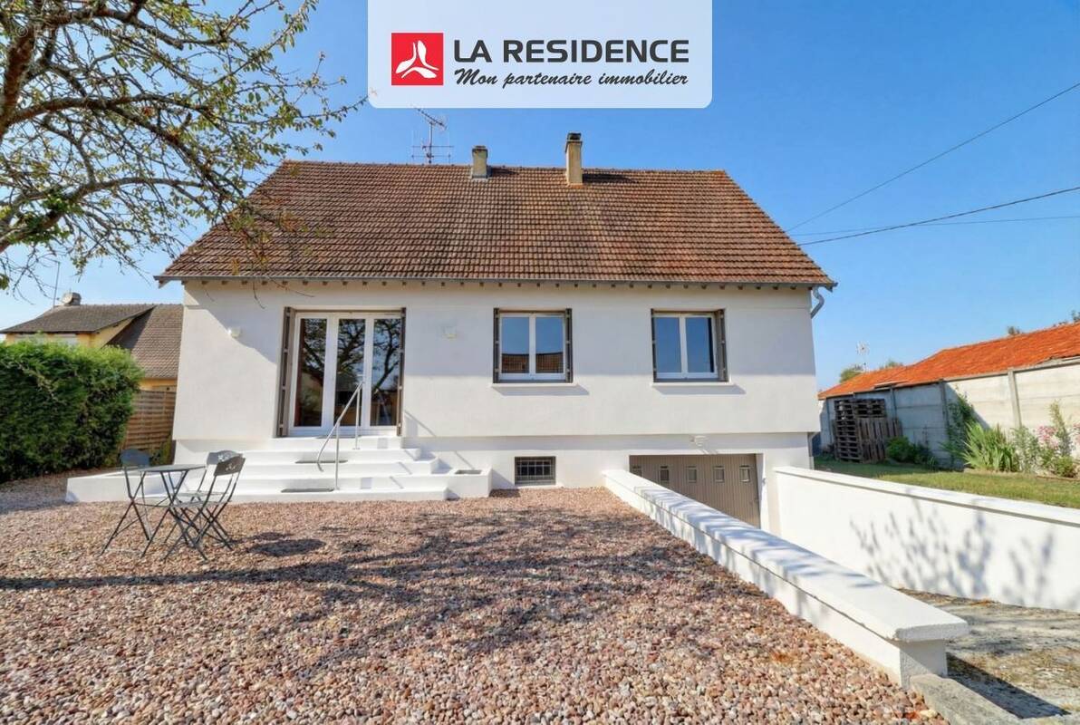 Maison à VERT-EN-DROUAIS