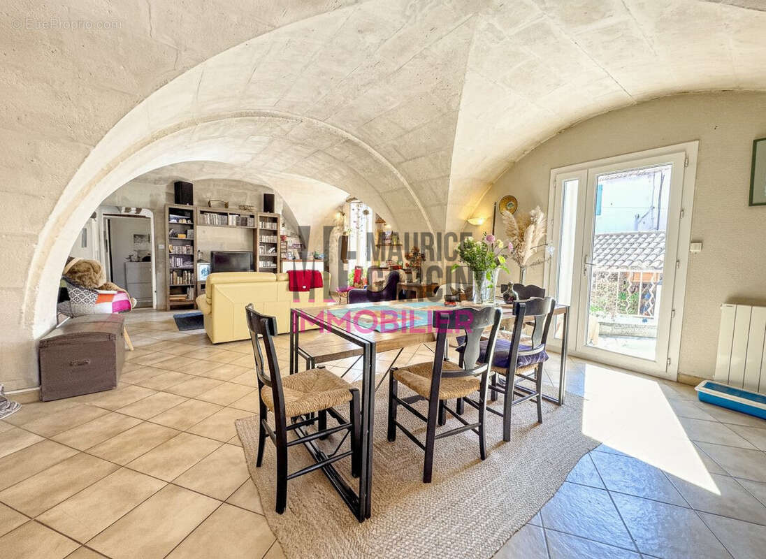 Maison, 7 pièces 13690 Graveson - Maison à GRAVESON