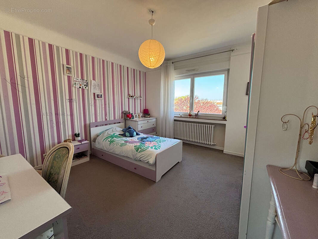 MAIZIÈRES-LÈS-METZ ? Grande maison familiale rénovée avec jardin, terrasse et beaux volumes - photo 8