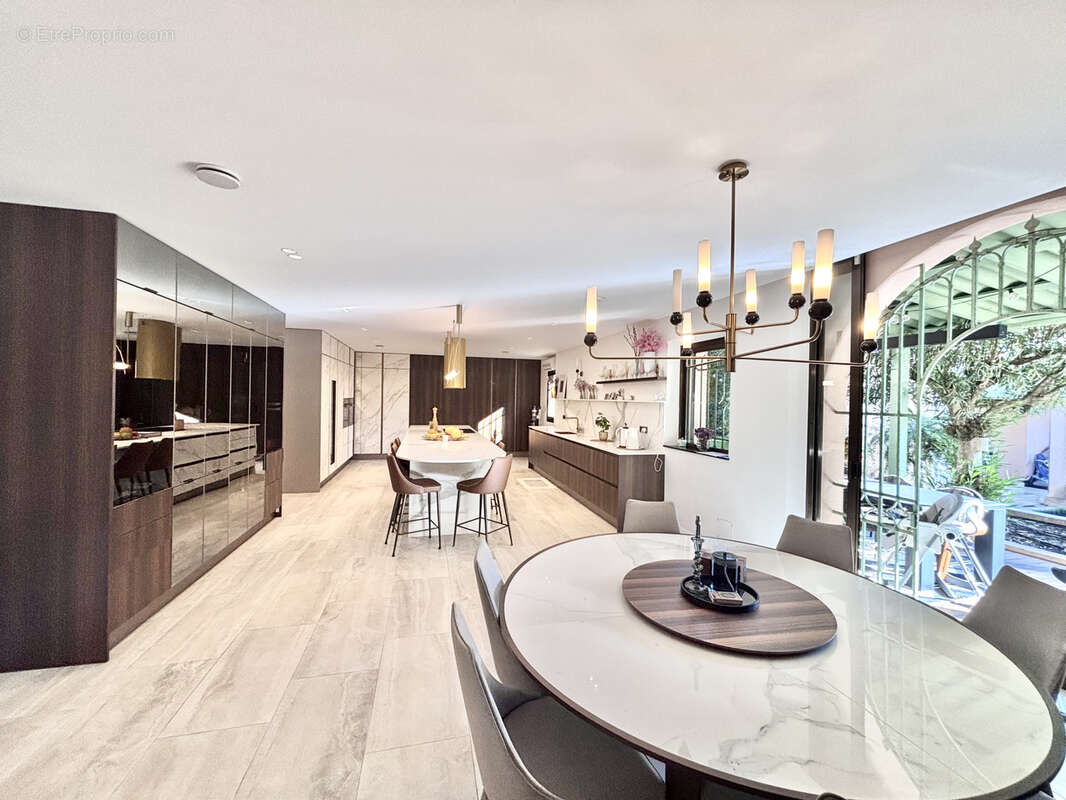 Mougins vieux village villa individuelle t7 au calme 600m2 parc de 7770m2 piscine tennis - photo 11