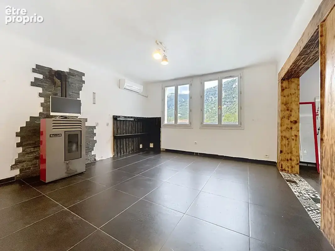 Villa Mitoyenne + Studio Indépendant et Terrain de 1200m2 à Bancairon - photo 7
