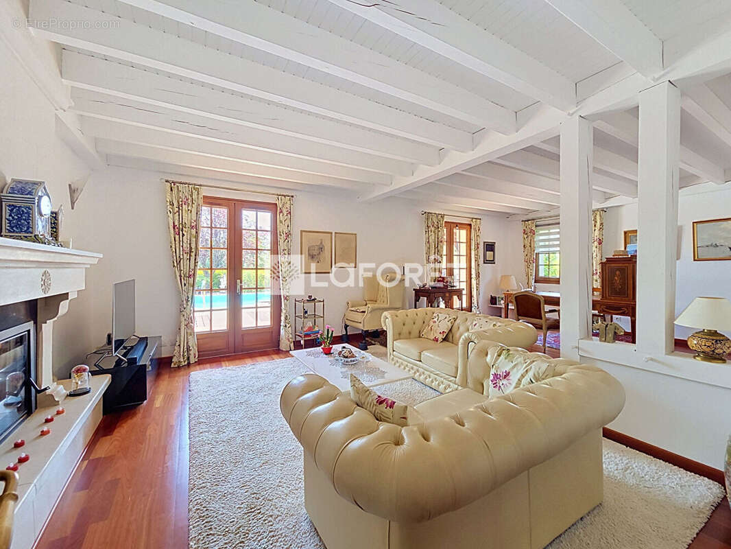 maison néo-béarnaise avec piscine ORTHEZ - 7 pièce(s) - 169m² - photo 5