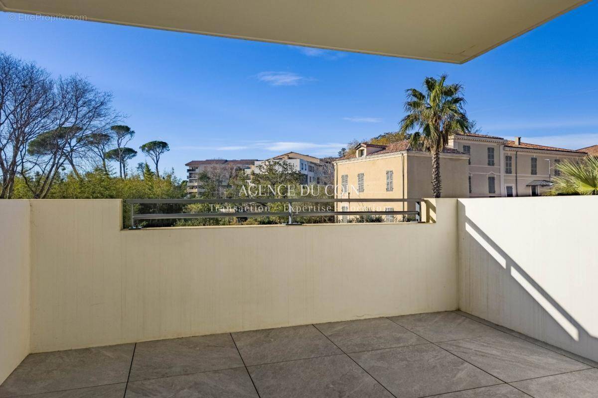 Appartement à LE MUY