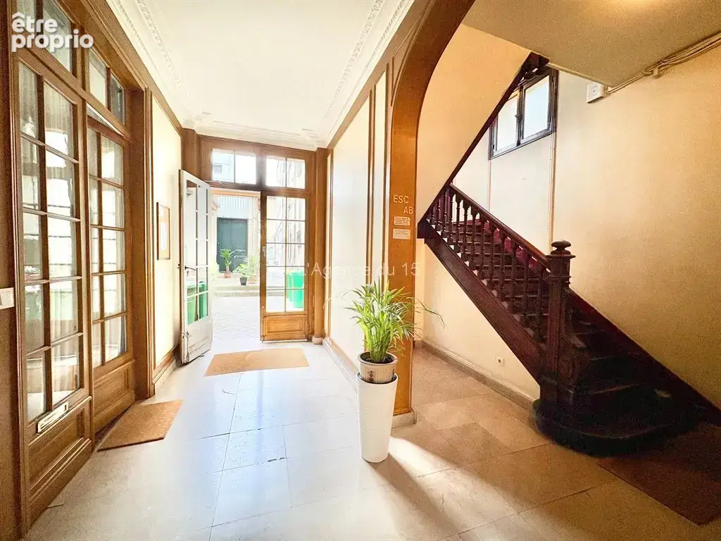 Convention / studio 19,20m² / calme et clair / proche metro / commerces et marche / - photo 10