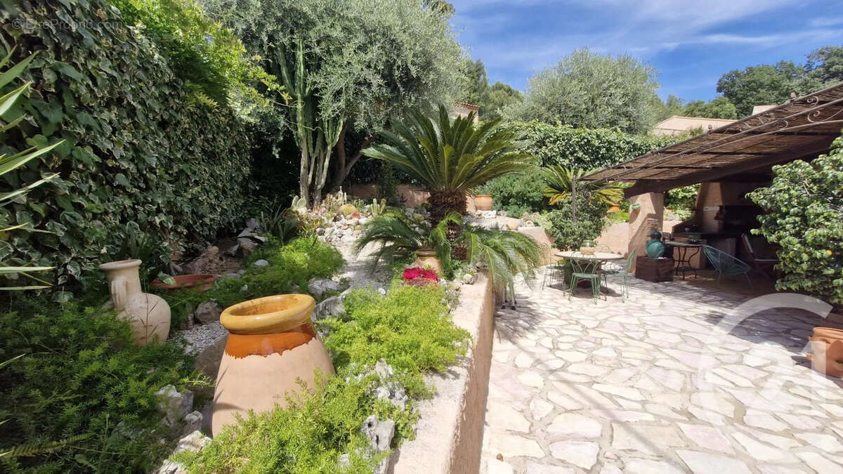 Maison à SIX-FOURS-LES-PLAGES
