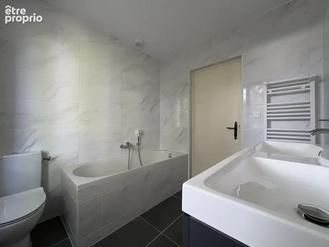 Vaux-sur-Mer - Maison de plain-pied 110 m2, 3 chambres, proche centre - photo 12