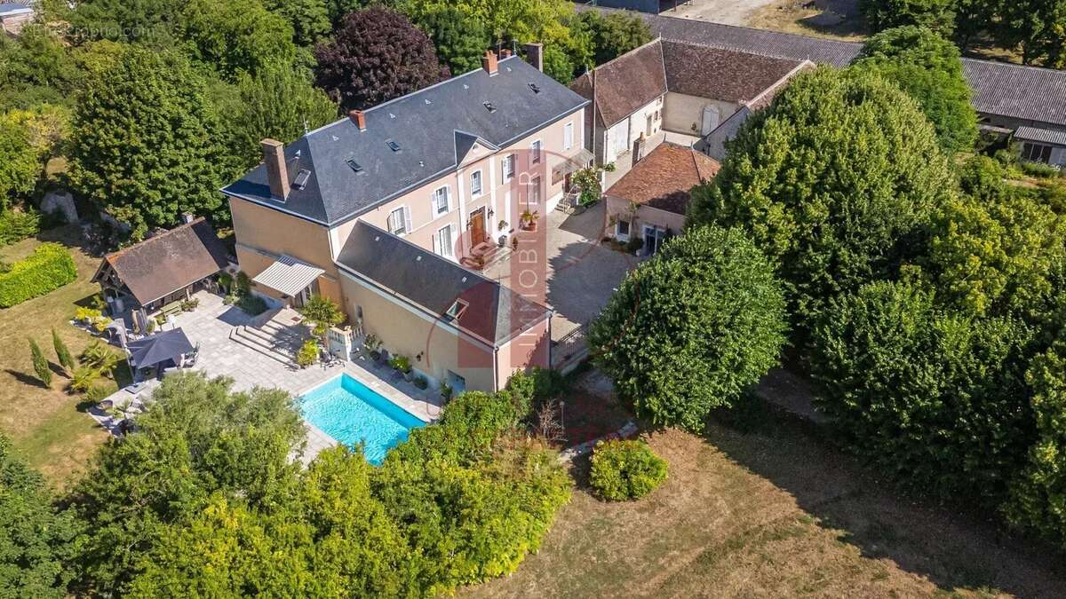 Maison à FONTAINEBLEAU