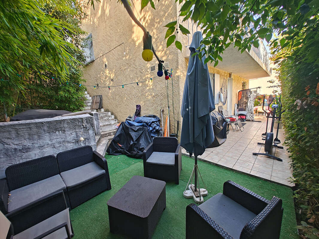Le pradet ? superbe villa rénovée de 130 m² (t5 de plain-pied + t2 indépendant) sur terrain de 503m2au calme absolu, plage à pie - photo 4