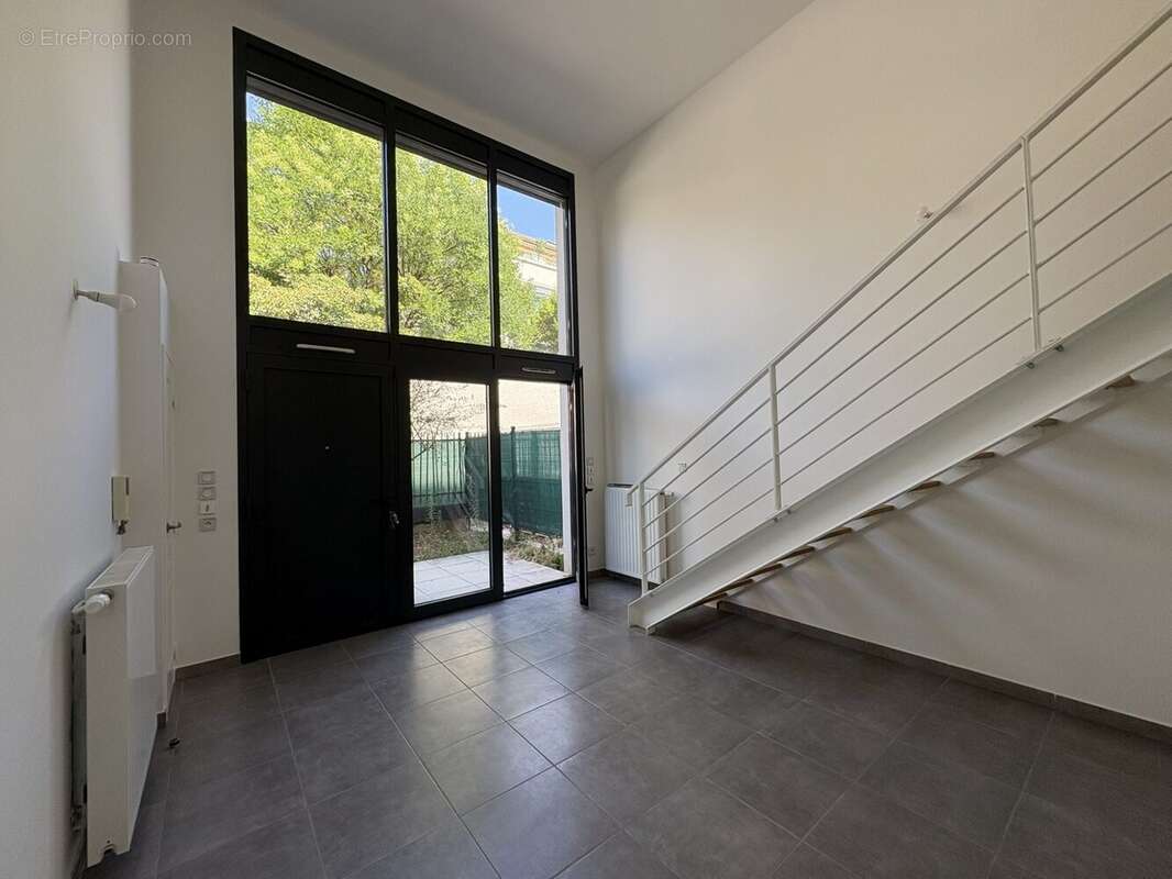 Appartement 32 m² à Lyon-8e  - photo 4