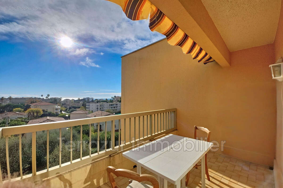 Appartement à VALLAURIS