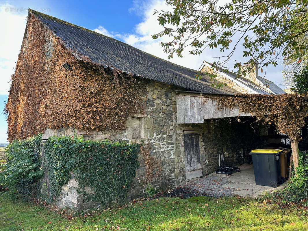 Maison à HENANBIHEN
