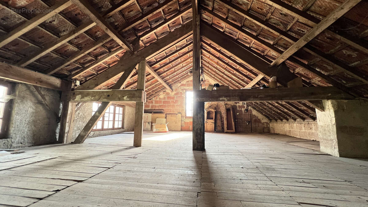 Maison à NEAUPHLE-LE-VIEUX