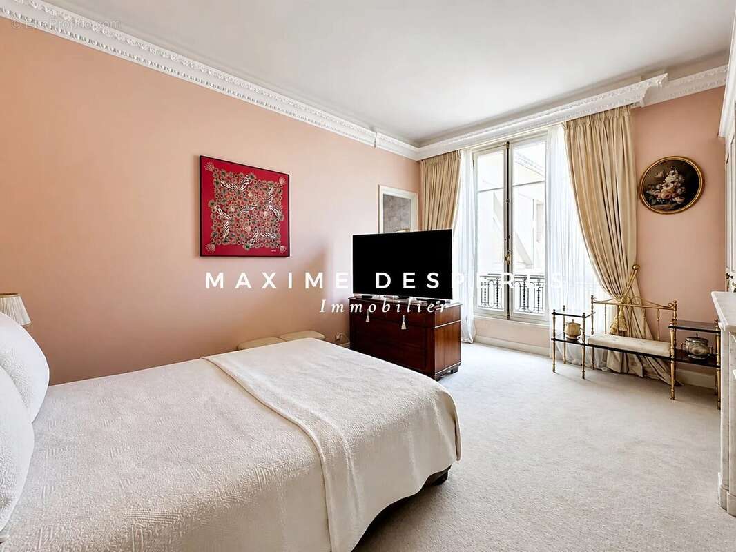 Appartement à NEUILLY-SUR-SEINE