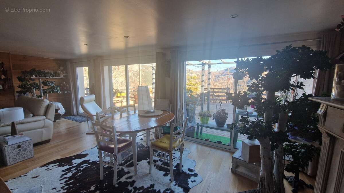 Maison à SALVEZINES