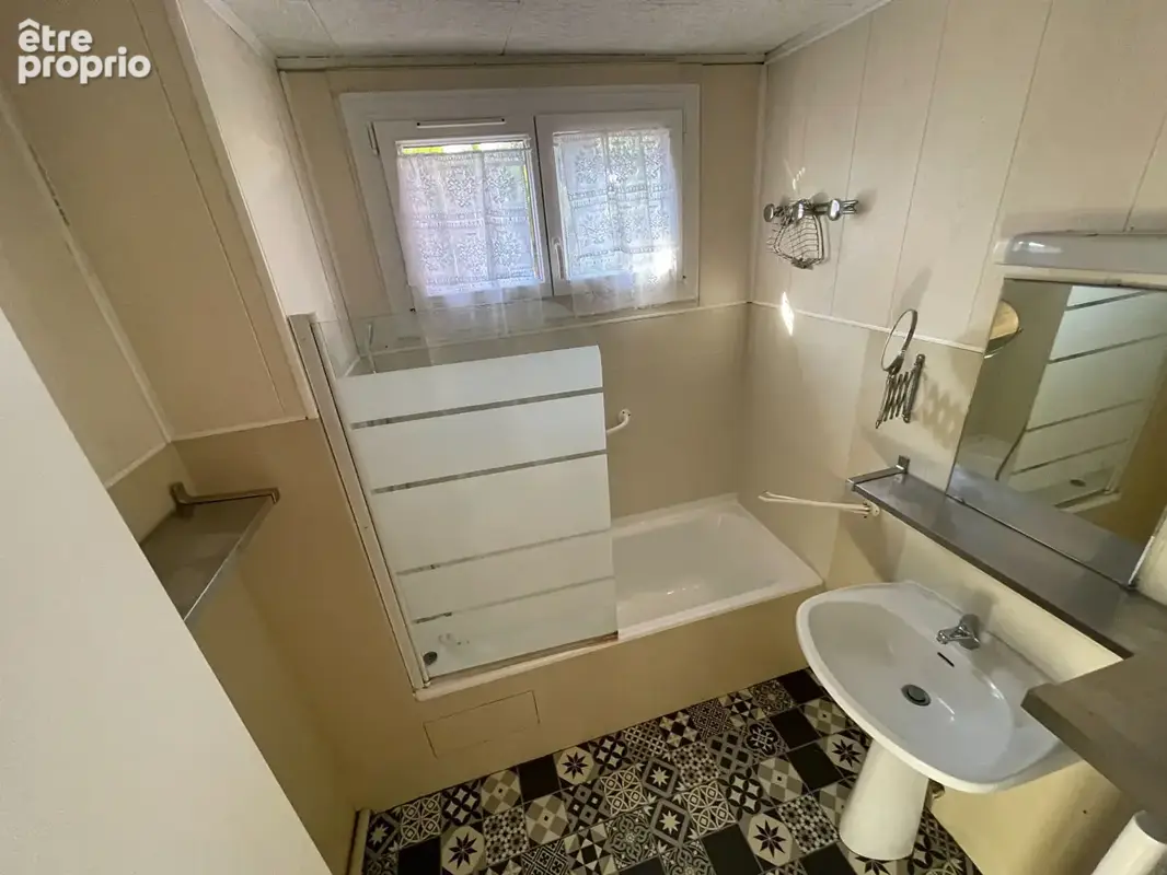 À vendre : Appartement avec Jardin Cave et Parking 3 pièces à Aix-en-Provence - Les Milles - photo 8