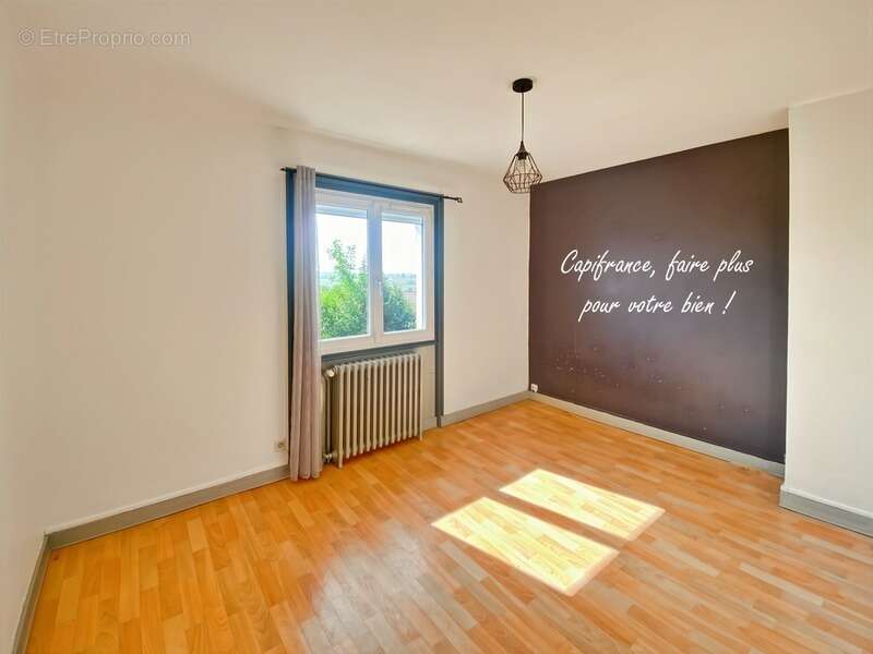 Maison à LA CLAYETTE