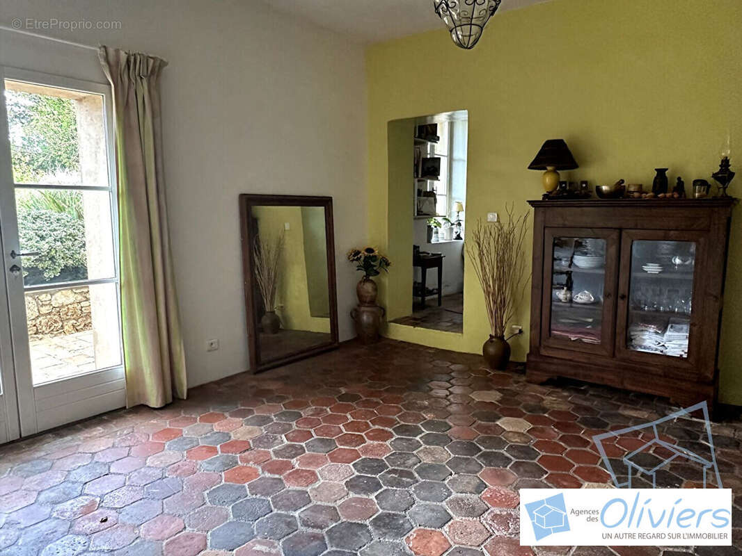 Maison à DAMPIERRE-EN-YVELINES